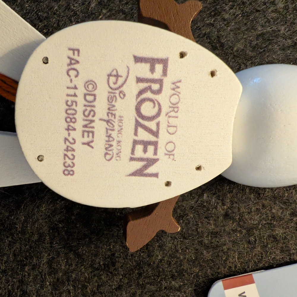 EXCLUSIVE Disney Hong Kong Olaf Ornament - Picture 2 of 2
